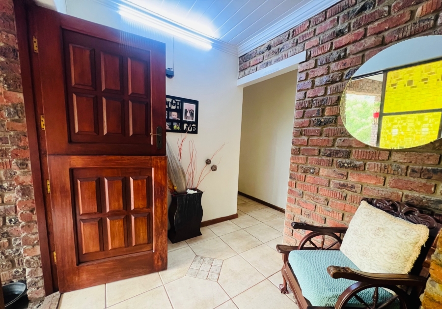 4 Bedroom Property for Sale in Twee Rivieren Western Cape